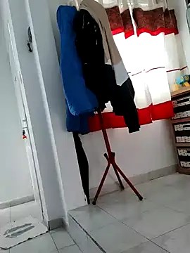 Bradd 32 online show from October 2025 04:29:02 PM