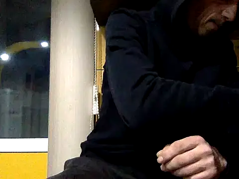 Snapshot of adiluci1 chatting on December 2025 03:19:02 AM adiluci1 online show from December 2025 03:19:02 AM