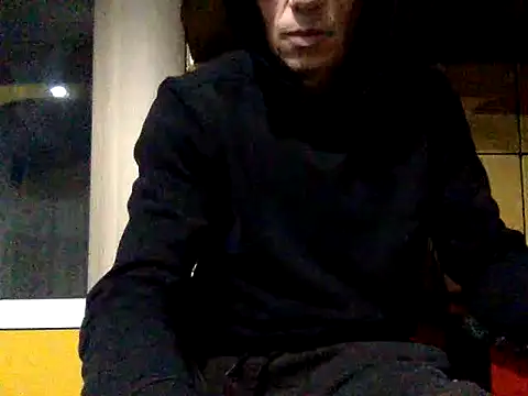 Snapshot of adiluci1 chatting on December 2025 05:58:02 PM adiluci1 online show from December 2025 05:58:02 PM