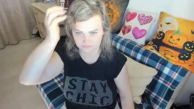 MildMature online show from December 2025 07:18:02 PM