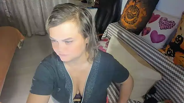 MildMature online show from October 2025 06:41:02 PM