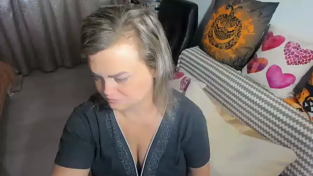 MildMature online show from September 2025 11:33:02 PM