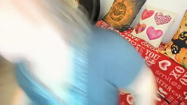 MildMature online show from October 2025 01:04:02 AM