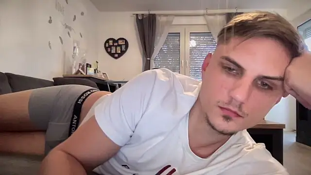 Sweetbooy90 online show from November 2025 02:10:01 PM