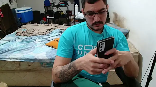 Leonino231 online show from February 2026 01:33:02 PM