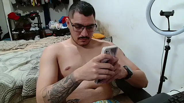 Leonino231 online show from March 2026 06:09:02 PM