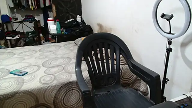 Leonino231 online show from March 2026 06:09:01 PM