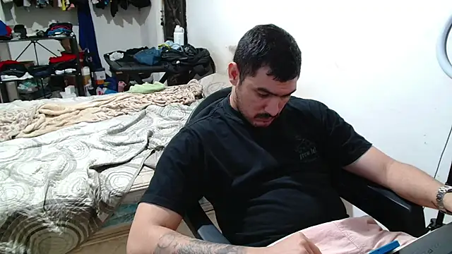 Leonino231 online show from March 2026 06:47:01 PM