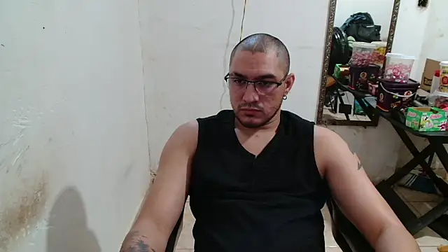 Snapshot of Leonino231 chatting on September 2025 04:35:02 PM Leonino231 online show from September 2025 04:35:02 PM