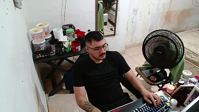 Leonino231 online show from December 2025 10:12:02 PM