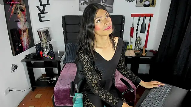 Snapshot of LunarisSmith chatting on February 2026 07:14:02 PM LunarisSmith online show from February 2026 07:14:02 PM