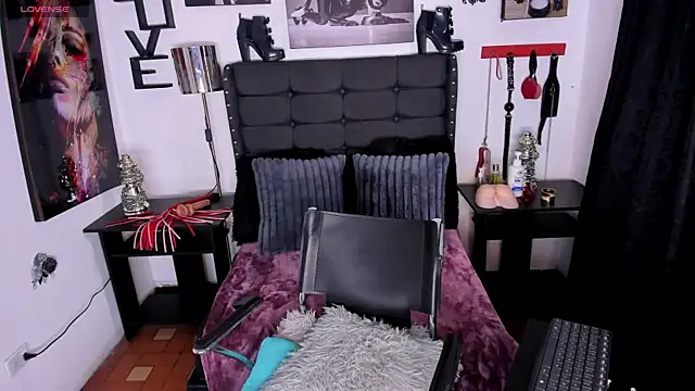 LunarisSmith online show from April 2026 06:10:01 PM