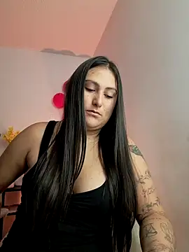 EmaTramel online show from September 2025 12:43:02 PM