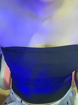 Linhtruong  online show from April 2026 01:53:01 AM