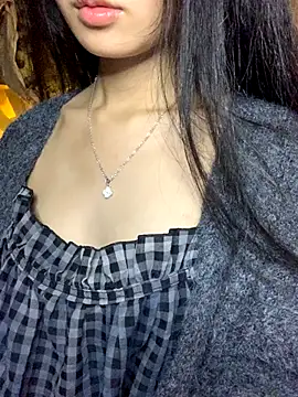 Nhinhi18 online show from November 2025 05:16:02 PM