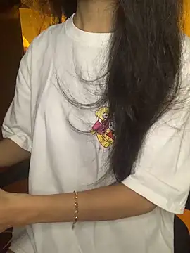 Nhinhi18 online show from September 2025 03:40:01 PM