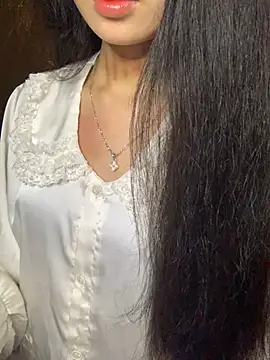 Nhinhi18 online show from February 2026 04:18:01 PM