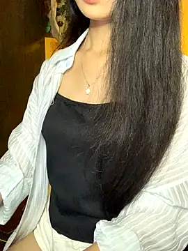 Nhinhi18 online show from November 2025 01:59:02 PM