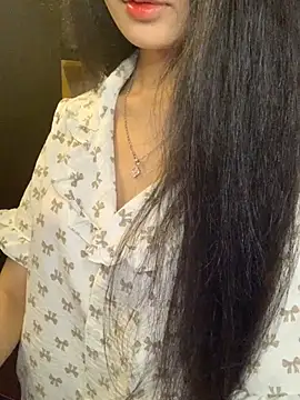 Nhinhi18 online show from April 2026 03:18:02 PM