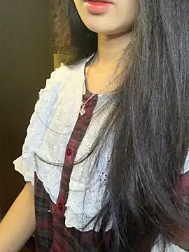 Nhinhi18 online show from April 2026 02:23:02 PM