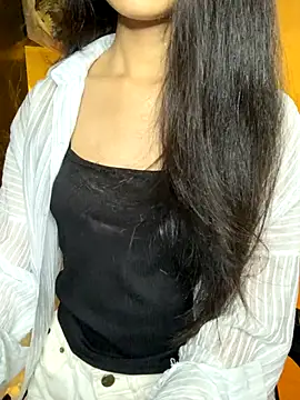 Nhinhi18 online show from September 2025 03:40:02 PM