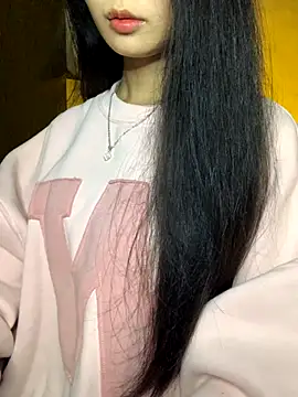 Nhinhi18 online show from November 2025 03:05:02 PM