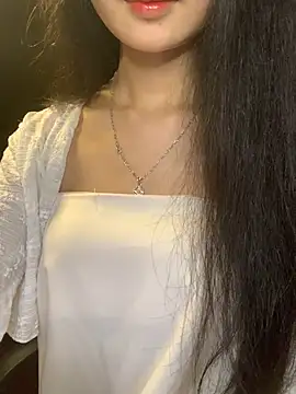 Nhinhi18 online show from May 2026 03:18:02 PM