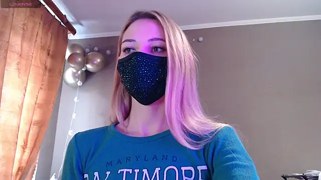 Snapshot of Iris_lave chatting on November 2025 11:37:01 AM Iris lave online show from November 2025 11:37:01 AM