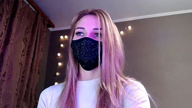 Snapshot of Iris_lave chatting on December 2025 03:06:02 PM Iris lave online show from December 2025 03:06:02 PM