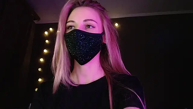 Snapshot of Iris_lave chatting on October 2025 04:40:01 PM Iris lave online show from October 2025 04:40:01 PM