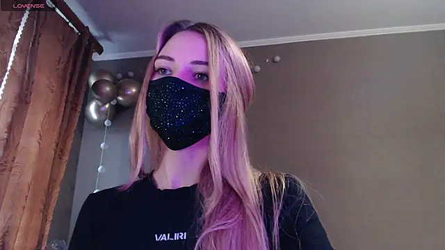 Snapshot of Iris_lave chatting on November 2025 12:39:01 PM Iris lave online show from November 2025 12:39:01 PM