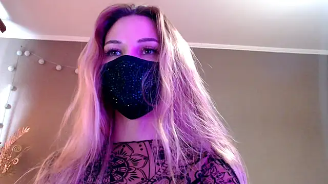 Iris lave online show from April 2026 02:43:02 PM