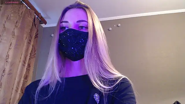 Snapshot of Iris_lave chatting on September 2025 04:17:01 PM Iris lave online show from September 2025 04:17:01 PM