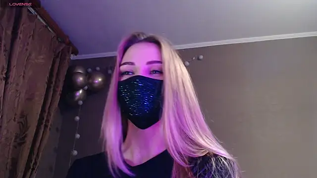 Snapshot of Iris_lave chatting on November 2025 04:11:01 PM Iris lave online show from November 2025 04:11:01 PM