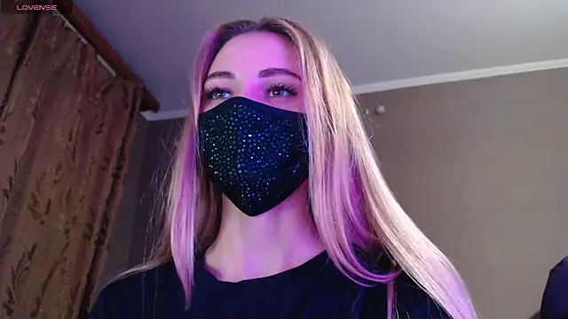 Snapshot of Iris_lave chatting on October 2025 07:55:02 PM Iris lave online show from October 2025 07:55:02 PM