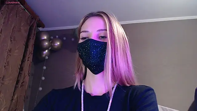 Snapshot of Iris_lave chatting on November 2025 05:39:01 PM Iris lave online show from November 2025 05:39:01 PM