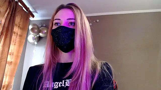 Snapshot of Iris_lave chatting on November 2025 12:38:02 PM Iris lave online show from November 2025 12:38:02 PM