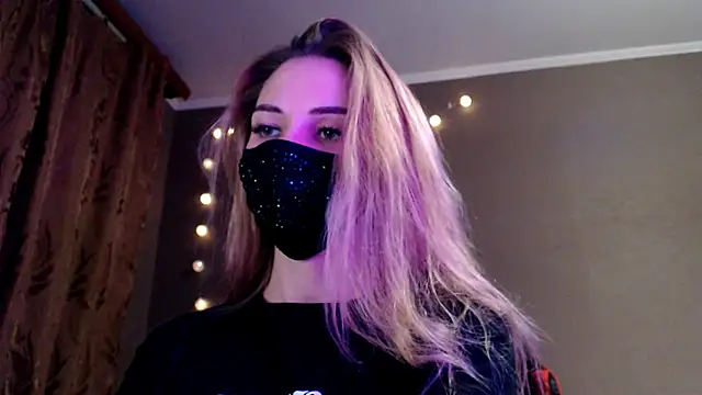 Snapshot of Iris_lave chatting on December 2025 04:06:02 PM Iris lave online show from December 2025 04:06:02 PM