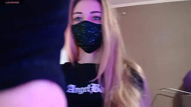 Snapshot of Iris_lave chatting on November 2025 09:13:01 AM Iris lave online show from November 2025 09:13:01 AM