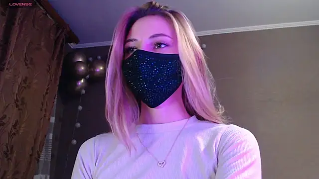 Snapshot of Iris_lave chatting on November 2025 05:38:01 PM Iris lave online show from November 2025 05:38:01 PM