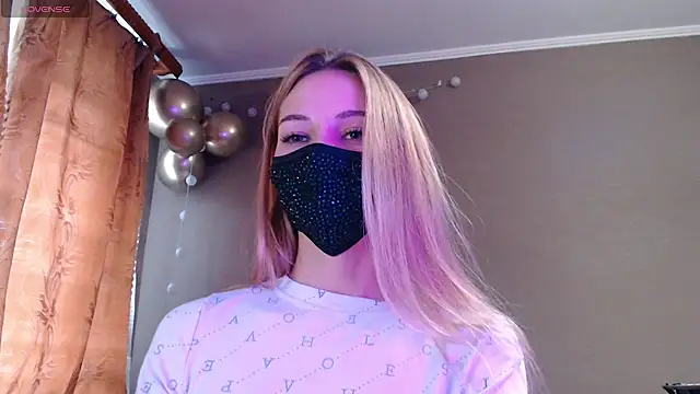 Snapshot of Iris_lave chatting on November 2025 01:26:02 PM Iris lave online show from November 2025 01:26:02 PM