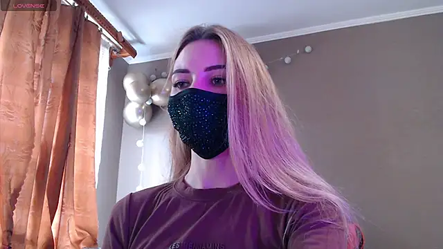 Snapshot of Iris_lave chatting on November 2025 12:09:02 PM Iris lave online show from November 2025 12:09:02 PM