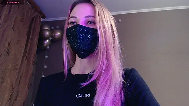 Snapshot of Iris_lave chatting on November 2025 07:08:02 PM Iris lave online show from November 2025 07:08:02 PM