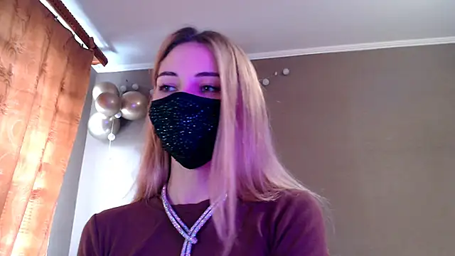 Snapshot of Iris_lave chatting on November 2025 12:38:02 PM Iris lave online show from November 2025 12:38:02 PM