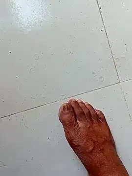 hackyourpussyxh online show from November 2025 02:05:01 AM