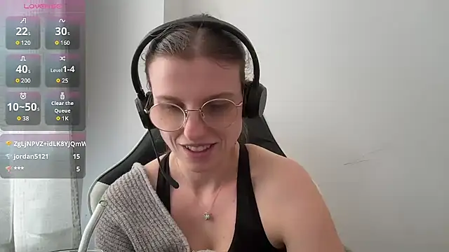 BustyKellyXXX online show from April 2026 10:43:01 AM