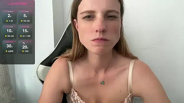 Snapshot of BustyKellyXXX chatting on September 2025 01:39:01 PM BustyKellyXXX online show from September 2025 01:39:01 PM