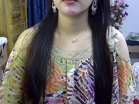 Snapshot of Obonti_2000 chatting on December 2025 04:28:02 PM Obonti 2000 online show from December 2025 04:28:02 PM