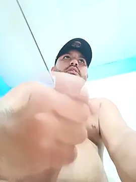 Snapshot of Frank0021 chatting on October 2025 10:52:01 PM Frank0021 online show from October 2025 10:52:01 PM