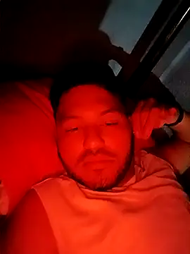 Snapshot of Frank0021 chatting on November 2025 12:25:01 AM Frank0021 online show from November 2025 12:25:01 AM